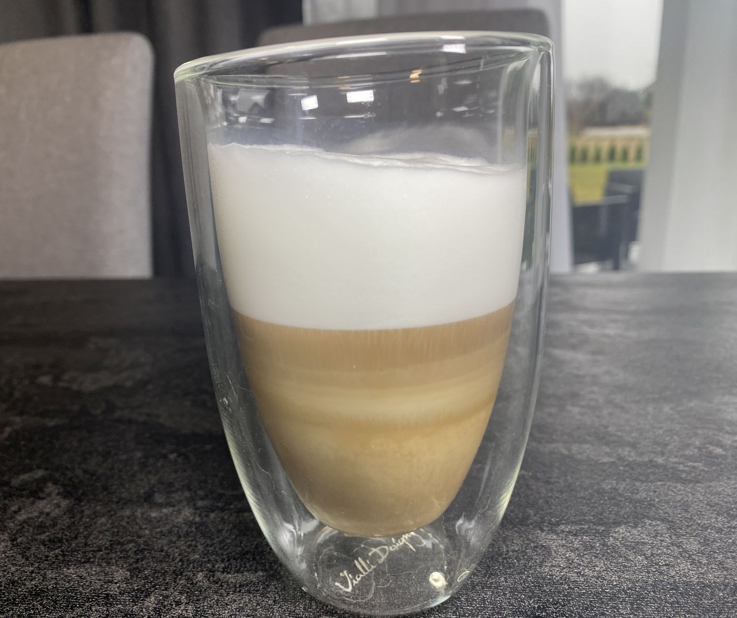 Ekspres De'Longhi Eletta Explore ECAM 450.86.T zrobione latte macchiato 3