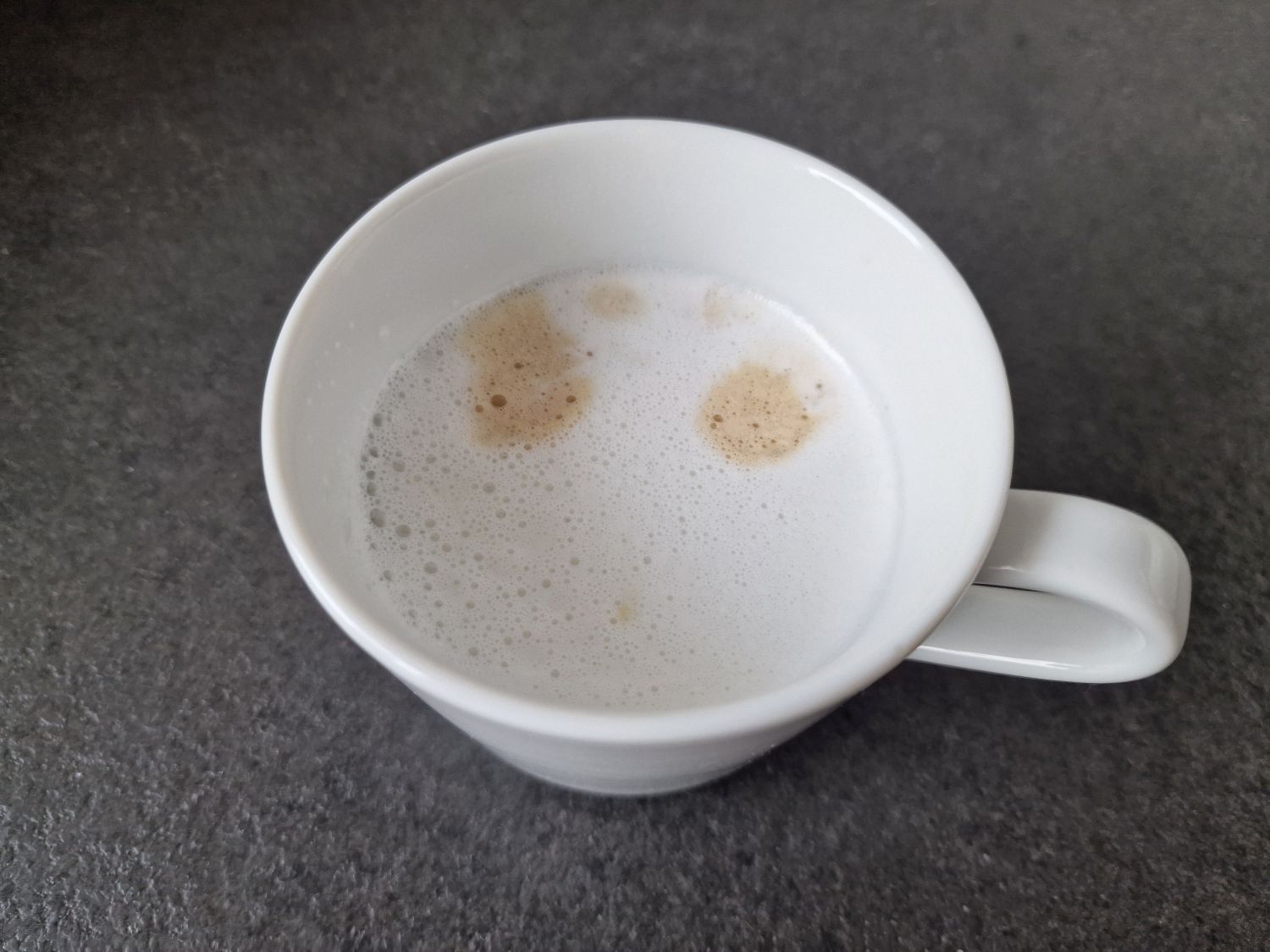 Ekspres do kawy De'Longhi Dinamica Plus ECAM 370.95.S zrobione cappuccino