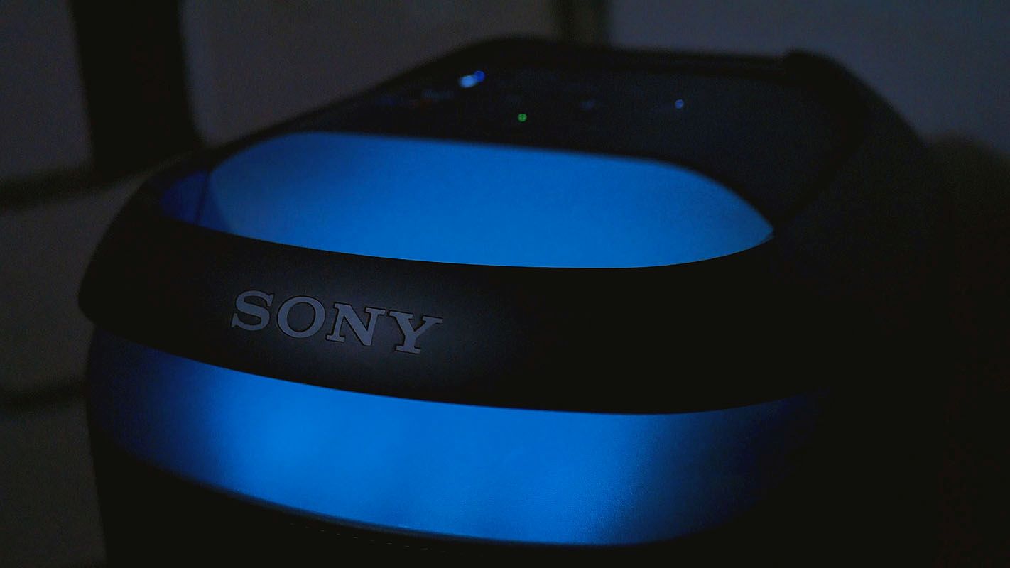 Głośnik Sony SRS-XV800 podświetlenie na górze